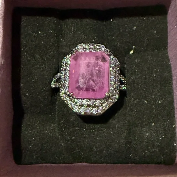 NWT Bomb Party Ring - Picture 3 of 4